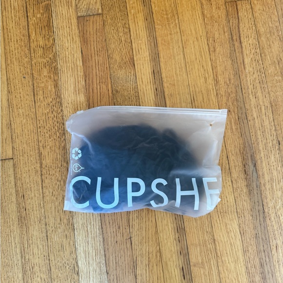 Scalloped V-Neck Top & Classic Bikini Set - Picture 7 of 7